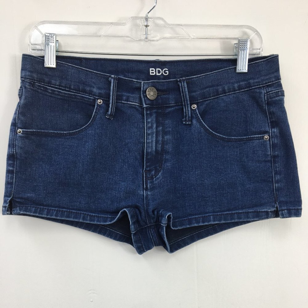 BDG Mid Rise Ankle Kicker Jean Shorts Size 28/26 (6) EXCELLENT Condition